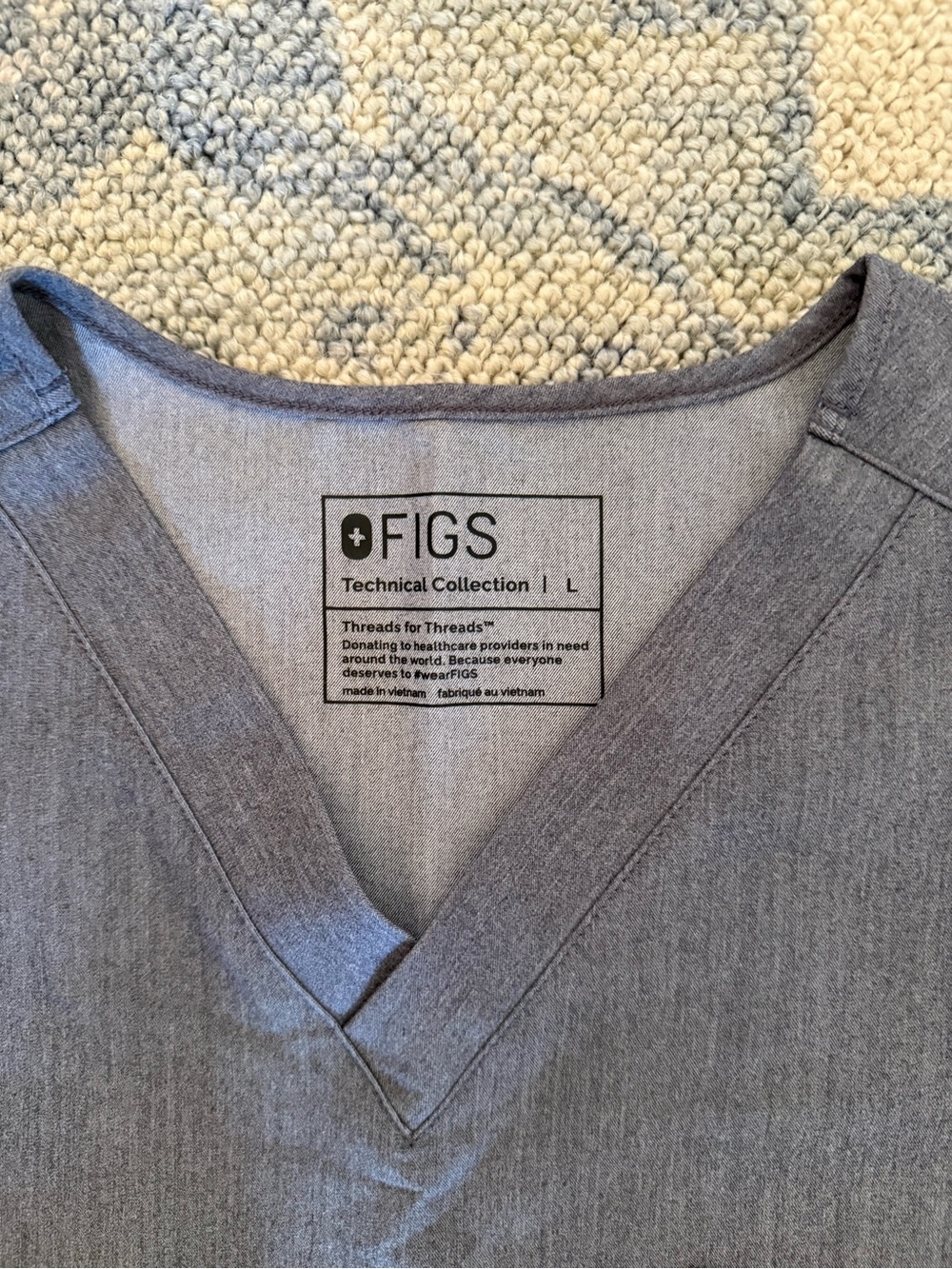 Men’s Figs Classic Scrub Set in Gray - Picture 4 of 6